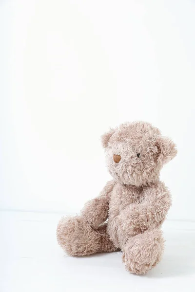 Teddybär Auf Weißem Hintergrund Konzept Liebe Valentinstag — Stockfoto