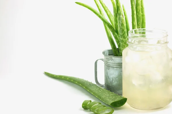 Aloe Vera Hälsosam Dryck Vit Bakgrund Med Kopieringsutrymme För Skrivtext — Stockfoto