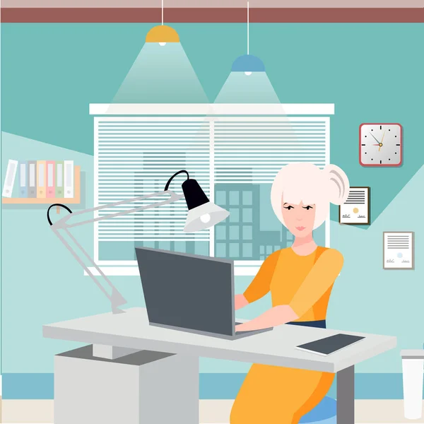 Business woman working at her office desk. — Stock Vector