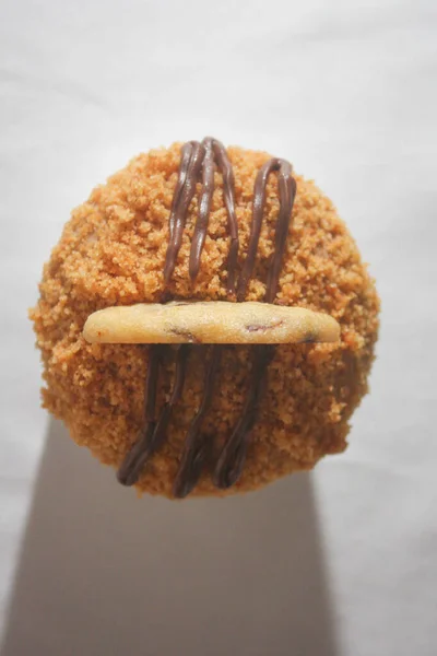 Cupcake Com Chocolate Biscoito Perto — Fotografia de Stock