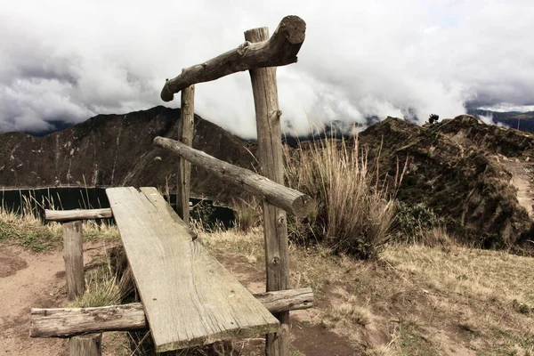 Banco Madera Lago Quilotoa Ecuador —  Fotos de Stock