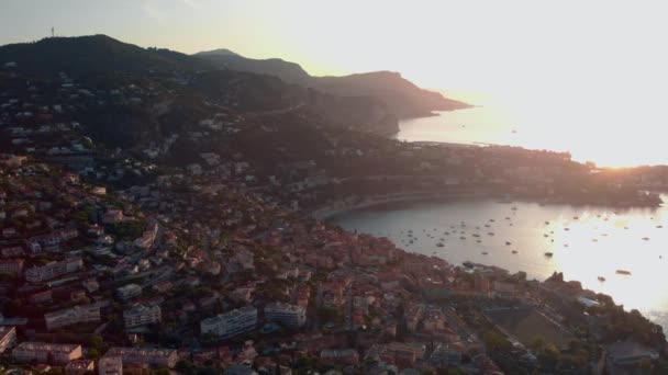 Salida del sol sobre el puerto de Niza en el dron aéreo francés Riviera 4k — Vídeos de Stock