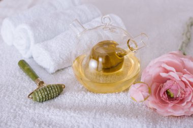 Kaplıca tedavisi beyaz arka plan üzerinde bileşimi