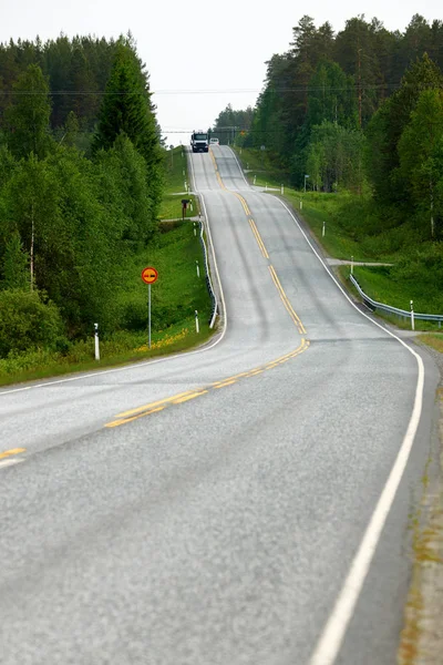 Finnish road in spring — Stock Photo, Image