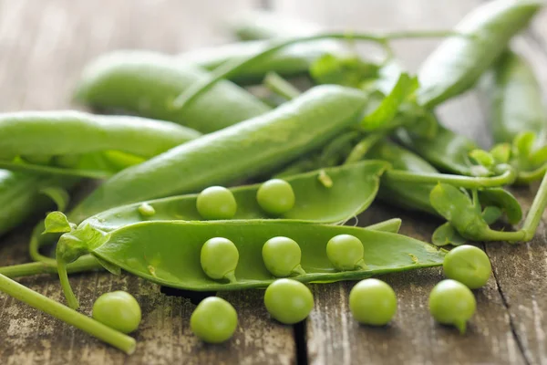 Delicious green peas — Stock Photo, Image