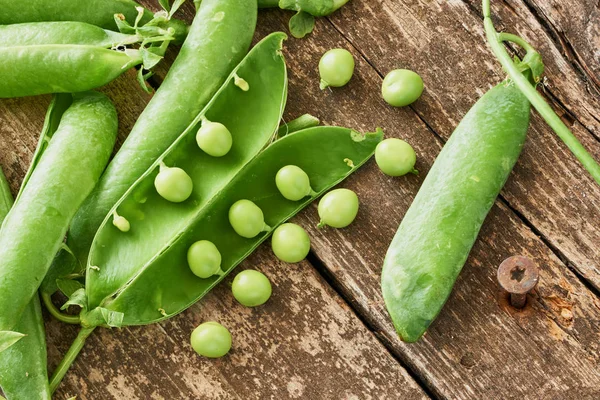 Fresh green peas — Stock Photo, Image