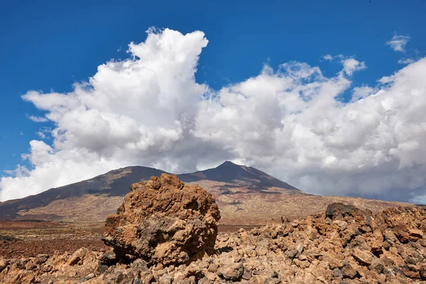 Duży blok lawa w Tenerife. — Zdjęcie stockowe