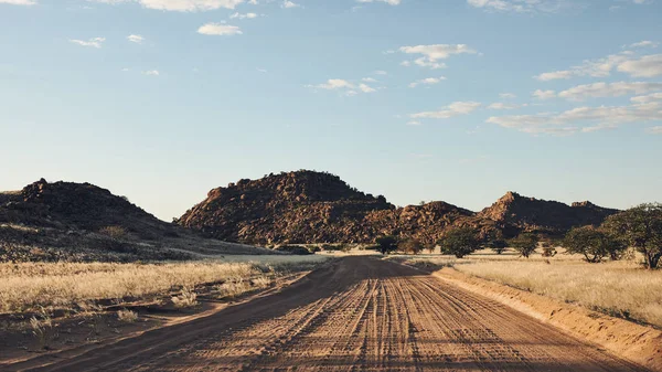 Polnej drodze w Namibii, matowy stylu — Zdjęcie stockowe