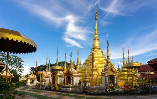 Wat Phra Borommathat-ban Tak kerületi, Tak tartomány, Thaiföld. — Stock Fotó