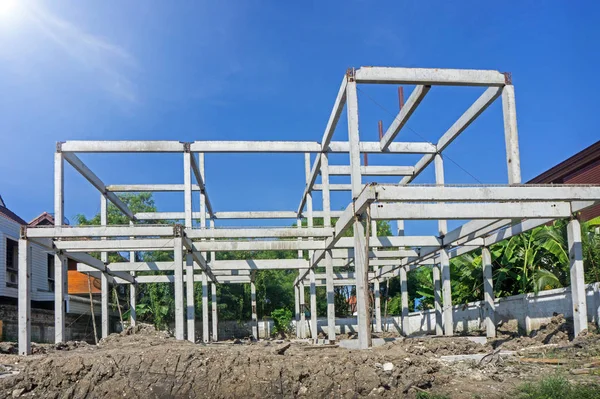 Nova construção residencial casa de concreto enquadramento — Fotografia de Stock