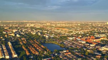 Havadan görünümü üzerinde Bangkok şehir şehir evi. Tayland