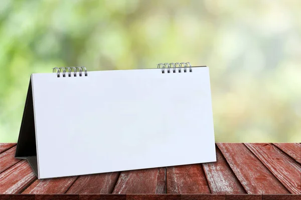 Plantilla de maqueta de calendario de escritorio blanco en blanco —  Fotos de Stock