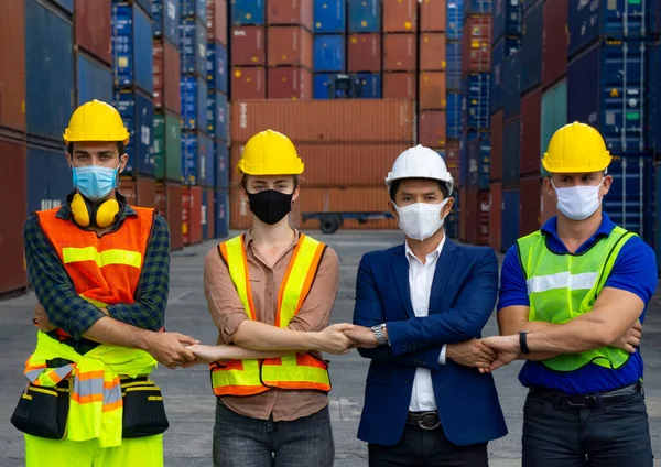 Industrial Workers Engineers Wearing Coronavirus Covid Protective Masks Arms Crossed — Stock Photo, Image