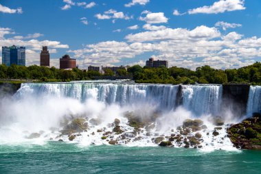 Niagara Şelalesi Bir yaz günü