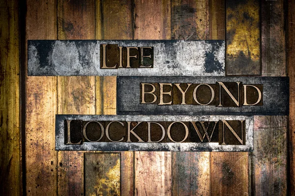 Foto Letras Tipográficas Auténticas Reales Que Forman Texto Life Lockdown — Foto de Stock