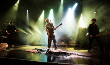 Moosburg an der Isar, Almanya, 08: 15 2015 - Bilderbuch (Maurice Ernst, Michael Krammer, Peter Horazdovsky) Almanya 'daki Ütopya Adası Festivali' nde sahne aldı.