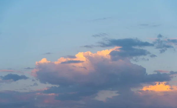Cielo Blu Con Nuvole Bianche Tramonto — Foto Stock