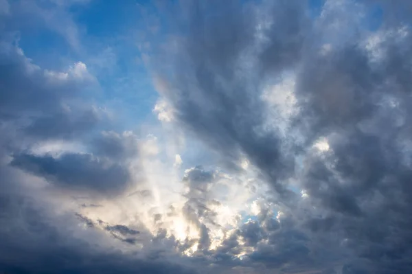 Bella Nuvola Nel Cielo Blu — Foto Stock