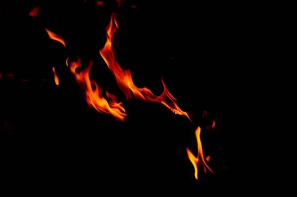 Feuerflamme Auf Schwarzem Hintergrund — Stockfoto