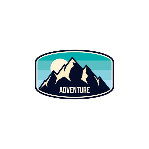 Badge Aventure Montagne Étiquette Emblème Logo Modèle Vectoriel Conception Icône — Image vectorielle