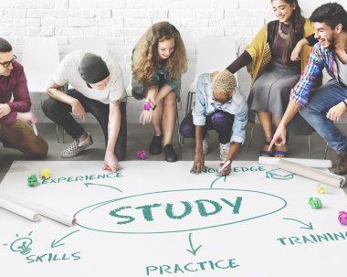 Kattaki insanlar çizim afiş