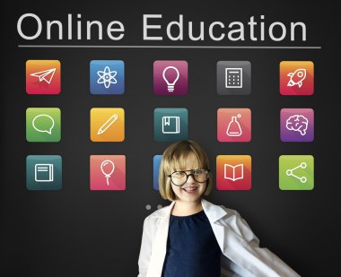 blackboard Resepsiyon yakınındaki kız