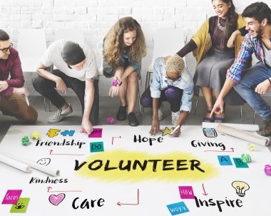 Kattaki insanlar çizim afiş