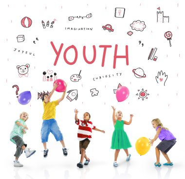 Çocuklar balonlarla oynuyor