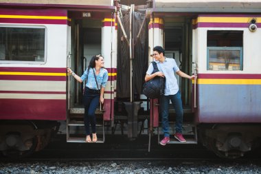 Güzel Çift seyahat 