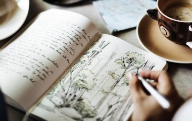 not defterinde çizim kişi