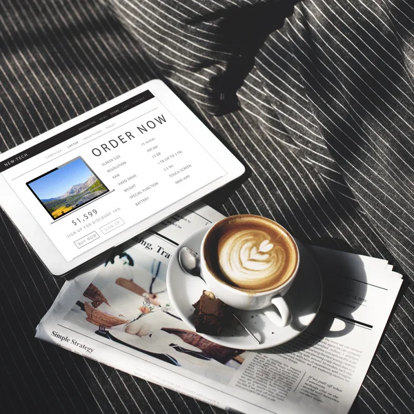 Newspaper and Digital Tablet — Stock Photo, Image