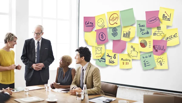 Equipo de negocios trabajando en la oficina — Foto de Stock