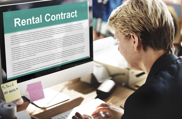 Business woman working with computer — Stock Photo, Image