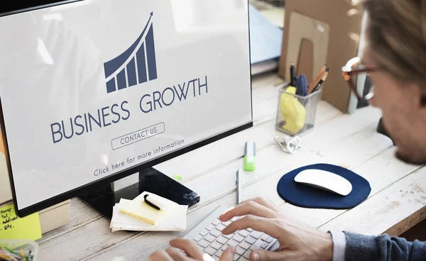 Business man working with computer — Stock Photo, Image