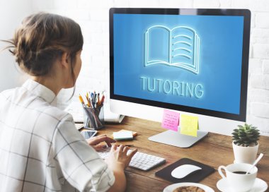 Tasarım studio çalışma kız