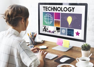 Tasarım studio çalışma kız