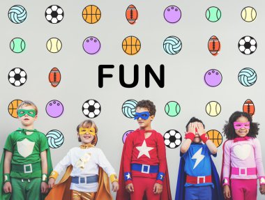 Süper kahraman çocuklar birlikte eğlenin