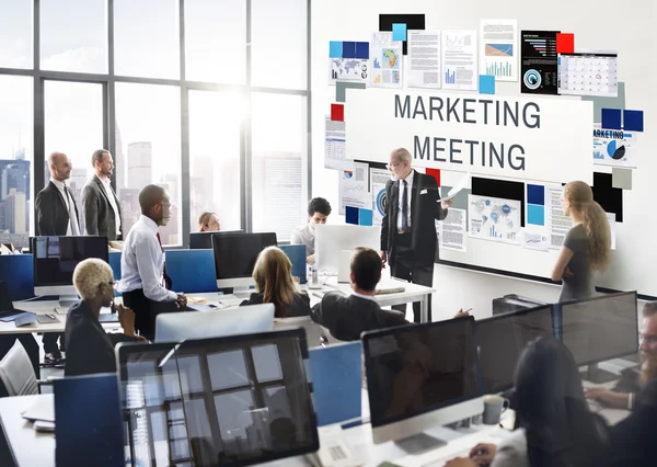 Mensen uit het bedrijfsleven werken — Stockfoto