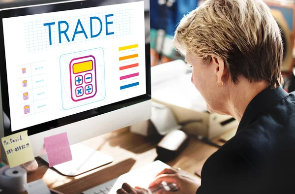 Business woman working with computer — Stock Photo, Image