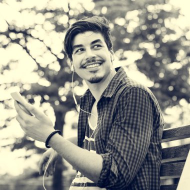 genç adam tarama cep