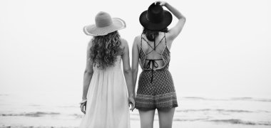 Plajda kızlar dostluk