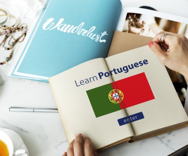 Günlüğe yazan kadın