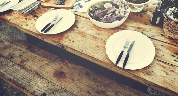 나무 테이블에 맛 있는 바다 음식 — 스톡 사진