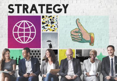 Toplantıda iş adamları tartışıyor