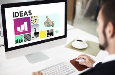 bilgisayarla çalışma iş adamı