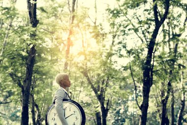 işkadını holding büyük saat