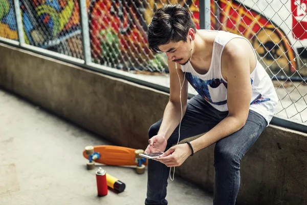 Mann Skateboarding Lebensstil — Stockfoto
