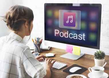 Tasarım stüdyosu çalışan kadın