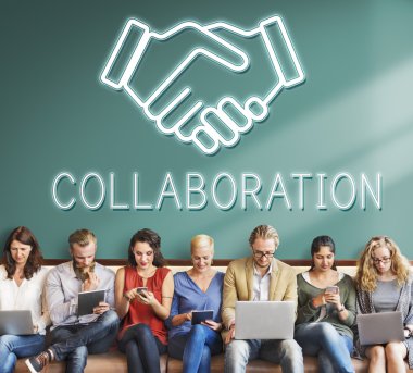 insanlar cihazlar ile oturmak 