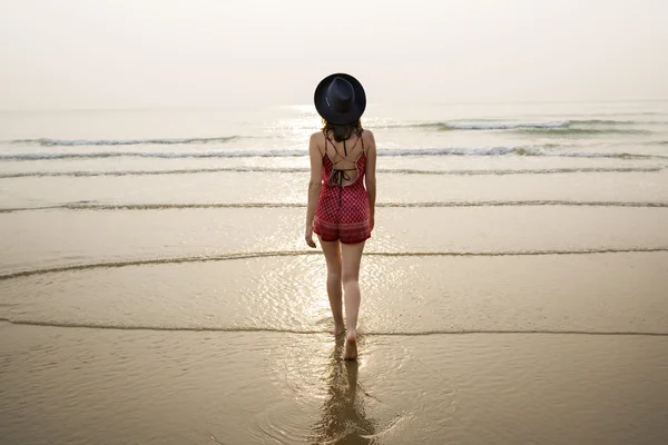 Beautiful woman in hat — Stock Photo, Image